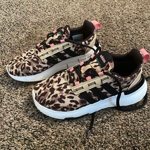 Girls Adidas tennis shoes